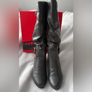 Rialto Farewell Gray Boots